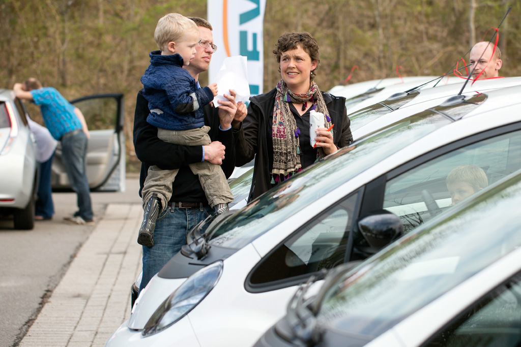 Lone Pedersen fra Virum glæder sig til at afprøve en elbil, inden familien på fem beslutter sig for, om de vil købe en.
(Foto: Rune Evensen)